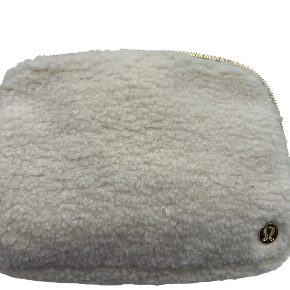 Lululemon Sherpa Fleece Crossbody Everywhere Belt Bag Gold Logo Winter White Y2K